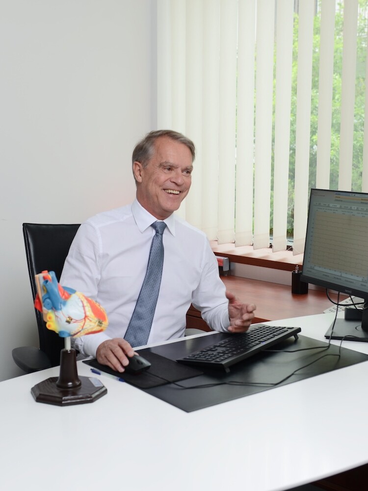 db desk uai